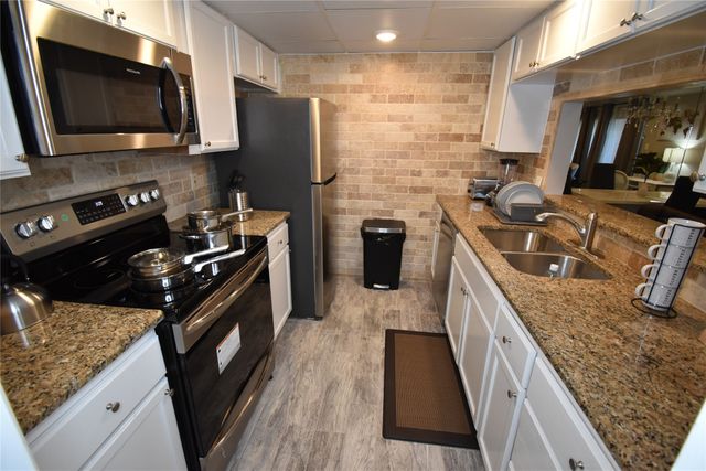 538 E AVENUE J B, Grand Prairie, TX 75050