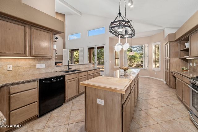 5225 W DEL RIO Street, Chandler, AZ 85226