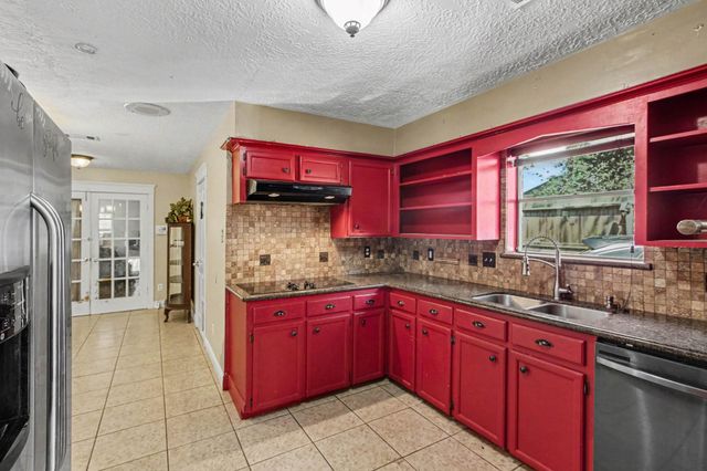 17807 Loring Lane, Spring, TX 77388