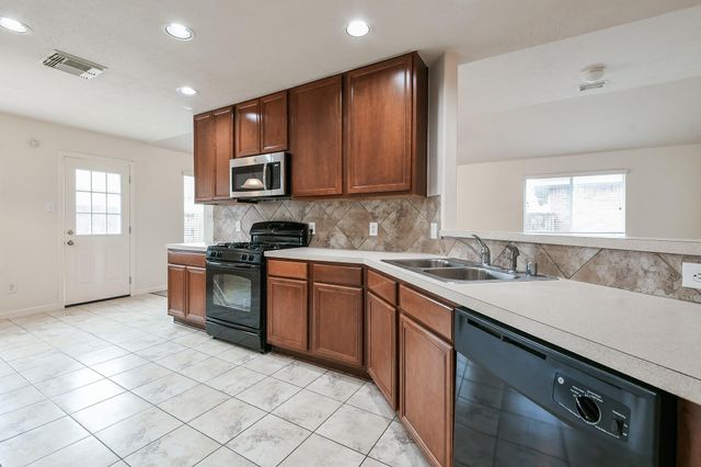 8334 Loetsch Ridge Way, Spring, TX 77379