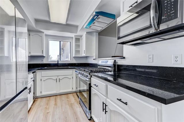107 S Helberta Avenue 4, Redondo Beach, CA 90277