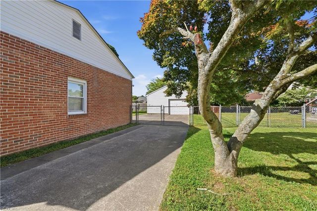 4710 Hatton Point RD, Portsmouth, VA 23703
