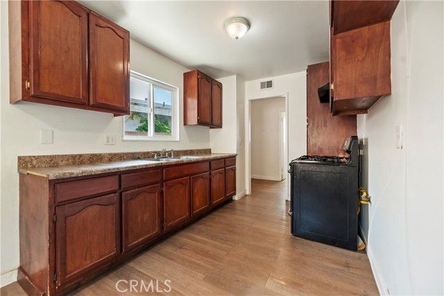 2871 E Tyler, Long Beach, CA 90810