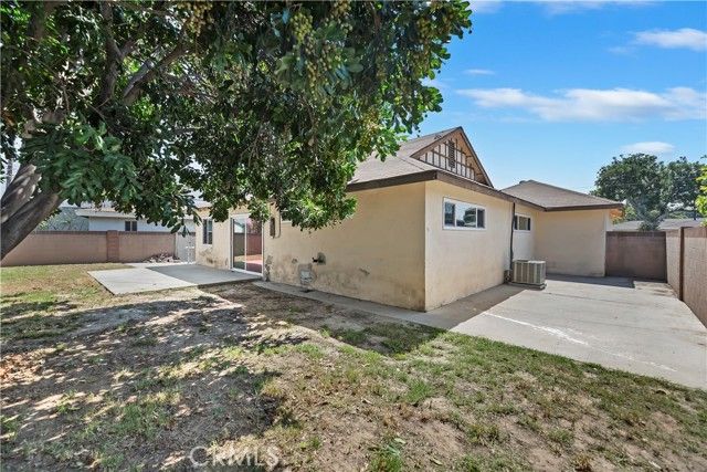 2871 E Tyler, Long Beach, CA 90810