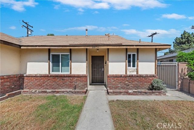 2871 E Tyler, Long Beach, CA 90810