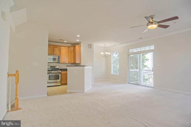 13071 MARCEY CREEK RD, Herndon, VA 20171