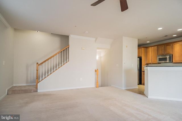 13071 MARCEY CREEK RD, Herndon, VA 20171