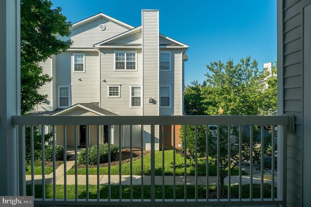 13071 MARCEY CREEK RD, Herndon, VA 20171