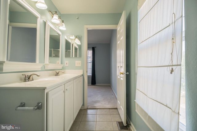 13071 MARCEY CREEK RD, Herndon, VA 20171