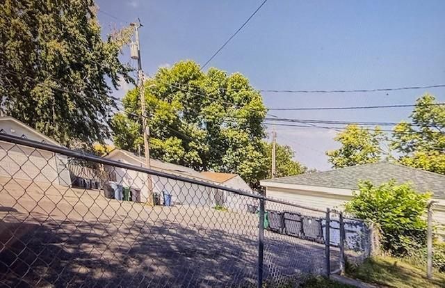 616 Monroe Street NE, Minneapolis, MN 55413