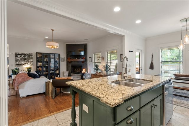1706 NE Chaucer Street, Bentonville, AR 72712