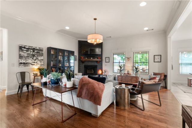 1706 NE Chaucer Street, Bentonville, AR 72712
