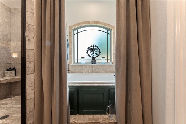 1706 NE Chaucer Street, Bentonville, AR 72712