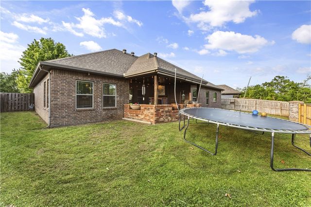 1706 NE Chaucer Street, Bentonville, AR 72712