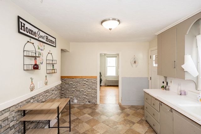 217 W Main St, Dudley, MA 01571
