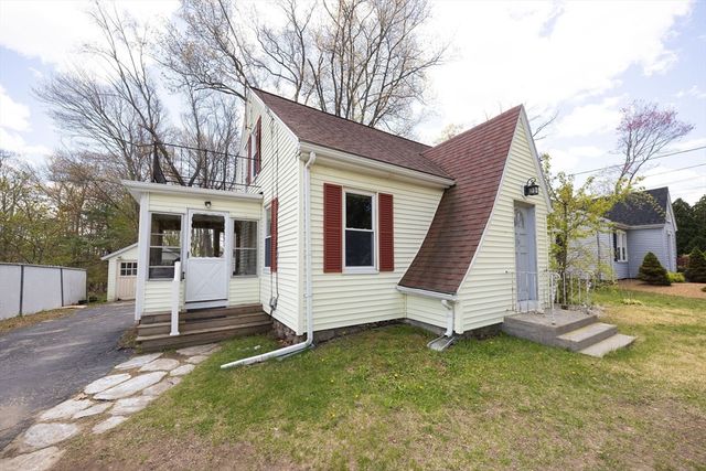 217 W Main St, Dudley, MA 01571