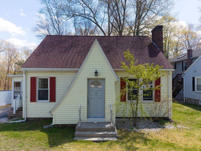 217 W Main St, Dudley, MA 01571