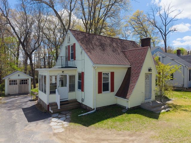 217 W Main St, Dudley, MA 01571