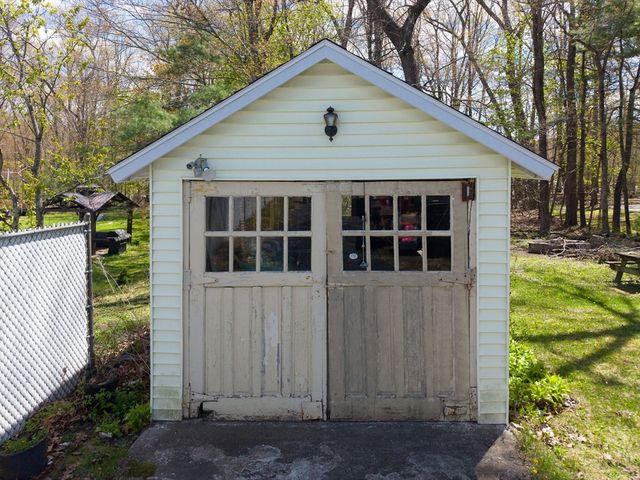 217 W Main St, Dudley, MA 01571