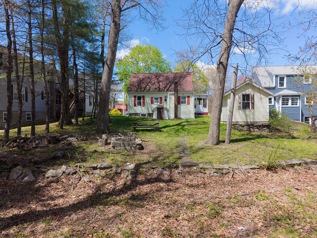 217 W Main St, Dudley, MA 01571