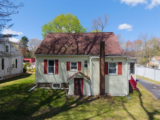217 W Main St, Dudley, MA 01571
