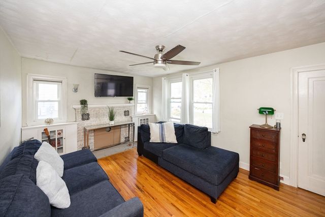217 W Main St, Dudley, MA 01571