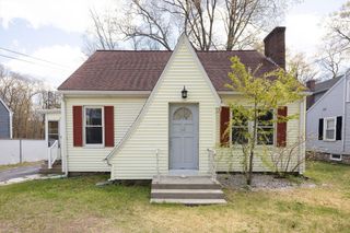 217 W Main St, Dudley, MA 01571