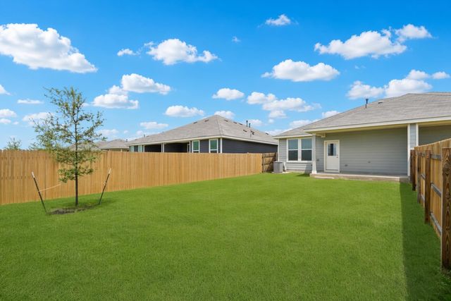 599 Arnold LOOP B, Kyle, TX 78640