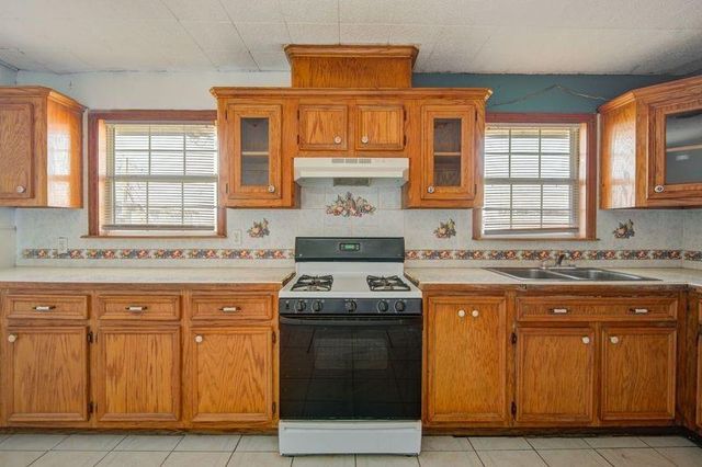 714 W 7th Street, Freeport, TX 77541