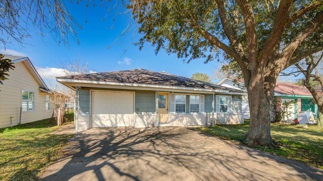 714 W 7th Street, Freeport, TX 77541