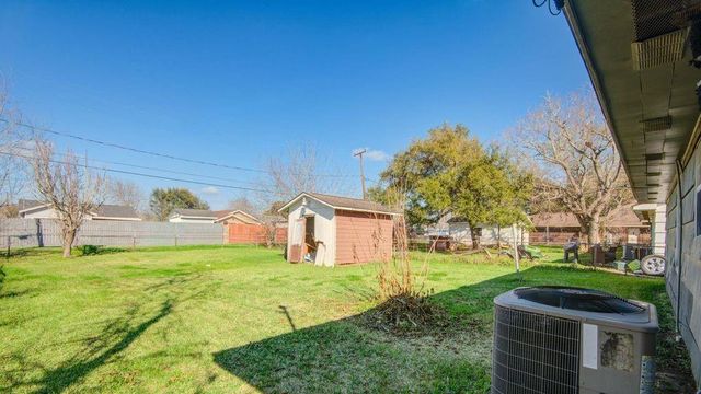 714 W 7th Street, Freeport, TX 77541