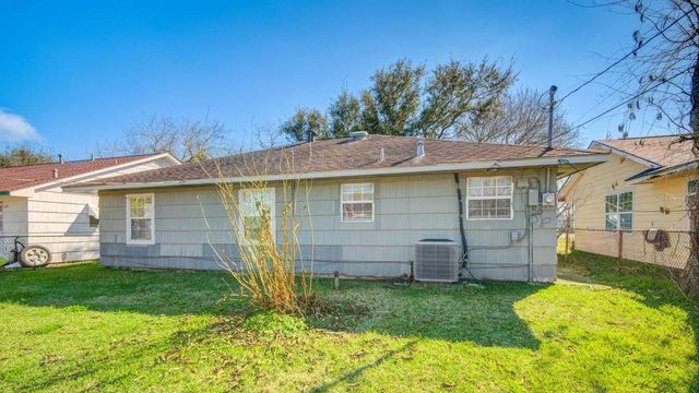 714 W 7th Street, Freeport, TX 77541