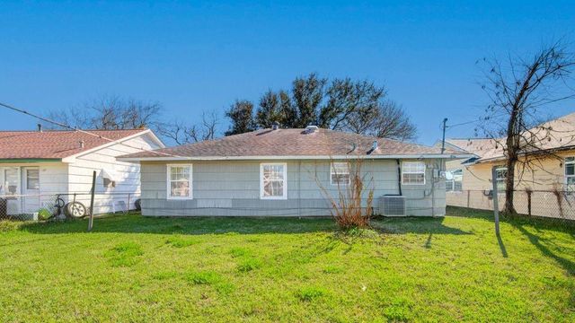 714 W 7th Street, Freeport, TX 77541