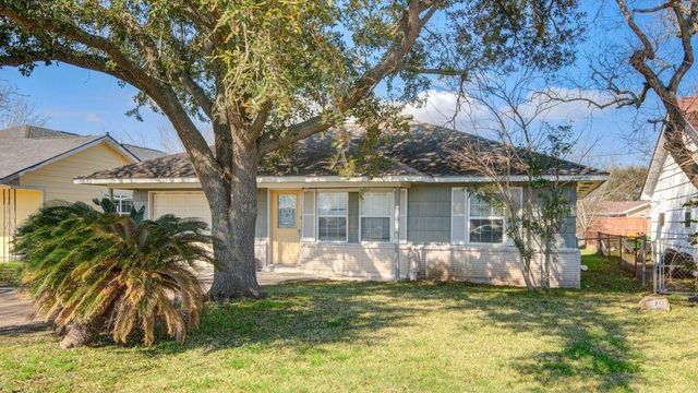 714 W 7th Street, Freeport, TX 77541