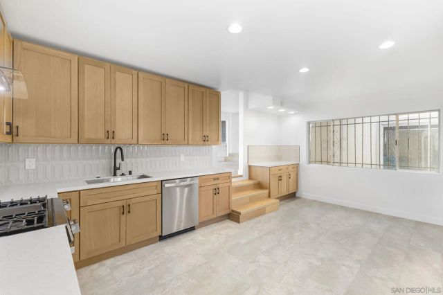 3543 Myrtle Ave, San Diego, CA 92104