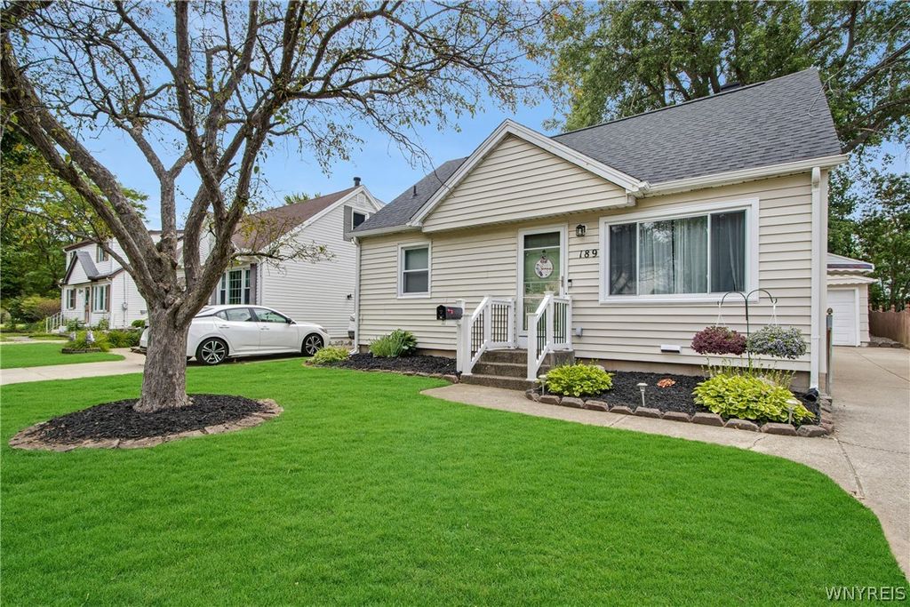 189 Delray Avenue, West Seneca, NY 14224