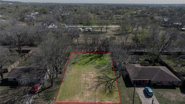 411 Persimmon ST, Bastrop, TX 78602