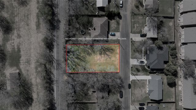 411 Persimmon ST, Bastrop, TX 78602