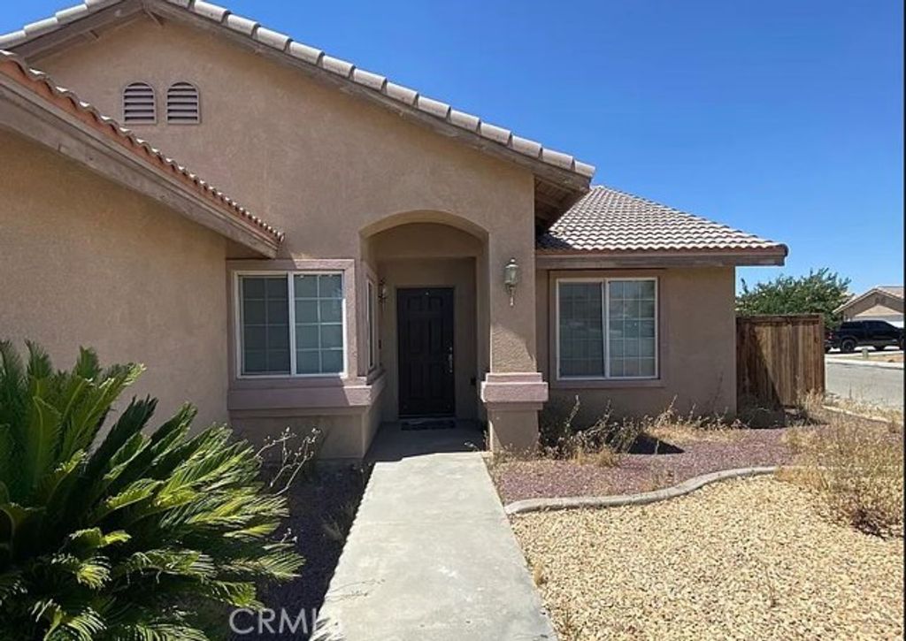 10374 Bella, Adelanto, CA 92301