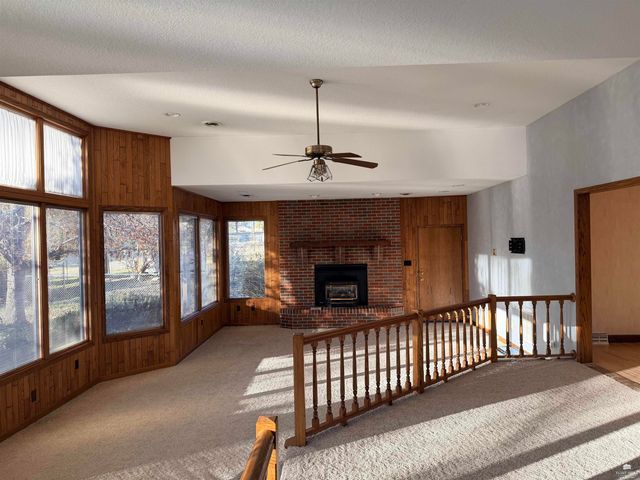 701 Parkview Drive, Wamego, KS 66547