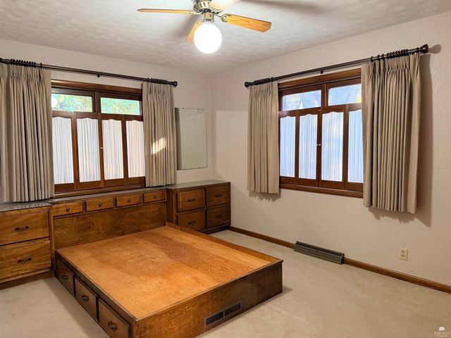 701 Parkview Drive, Wamego, KS 66547