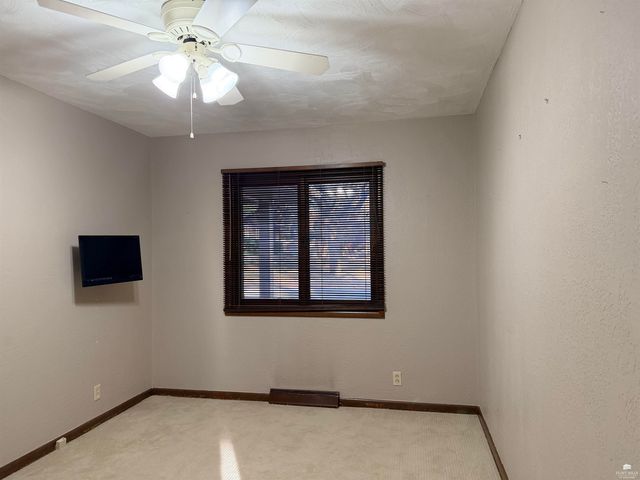 701 Parkview Drive, Wamego, KS 66547