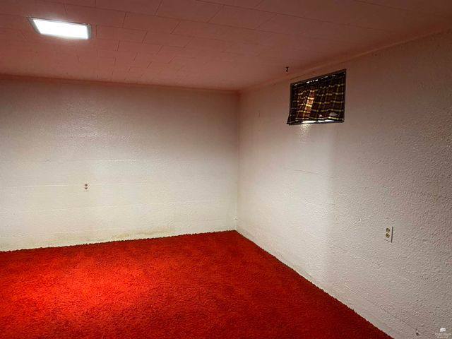 701 Parkview Drive, Wamego, KS 66547