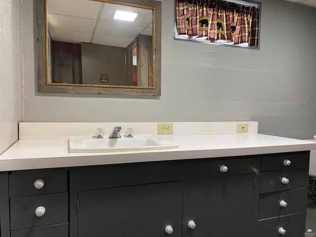 701 Parkview Drive, Wamego, KS 66547