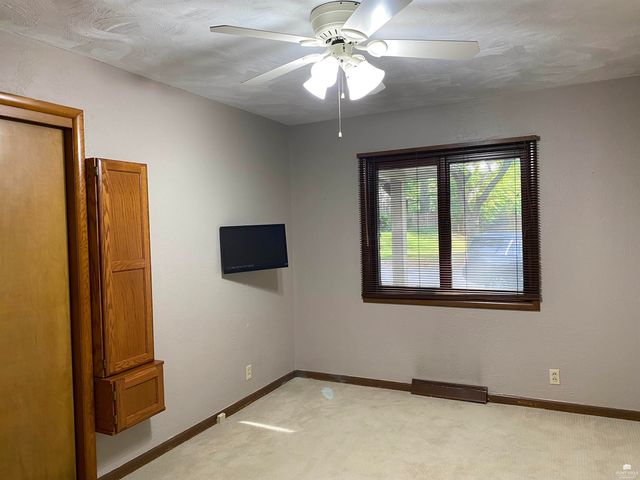 701 Parkview Drive, Wamego, KS 66547