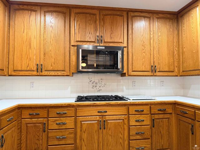 701 Parkview Drive, Wamego, KS 66547