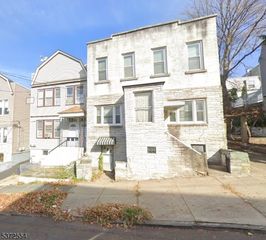 42 Spruce St, Jersey City, NJ 07306
