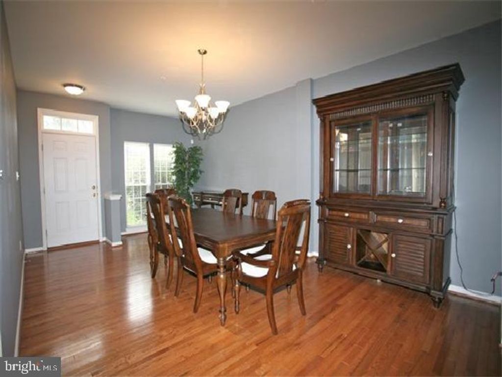 233 CREEKSIDE DR, Pottstown, PA 19464