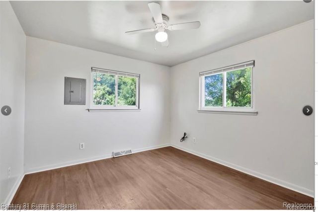 212 Arcola, Inkster, MI 48141