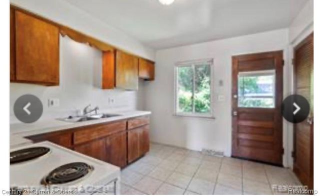 212 Arcola, Inkster, MI 48141